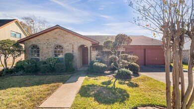 10410 Sagebriar Dr, Houston, TX 77089 - photo 4