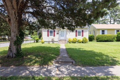 View of front of home featuring a front yard