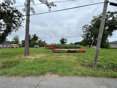 735 Vans Ln, Destrehan, LA 70047 - photo 2