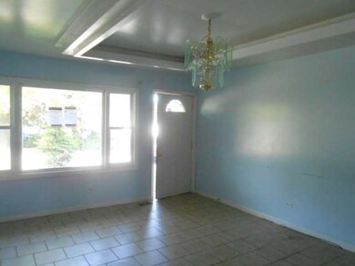 619 Topeka Dr, Carpentersville, IL 60110 - photo 3