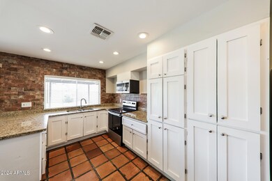 006-photo-kitchen-13637901