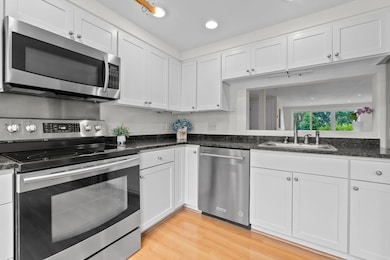 126 Merrimac St unit 18, Newburyport, MA 01950 - photo 3