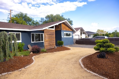 1121 Washburn Way, Klamath Falls, OR 97603 - photo 6