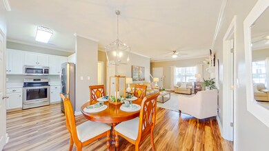 6-Dining Room (18)