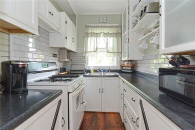 131 Earle St, Central Falls, RI 02863 - photo 5