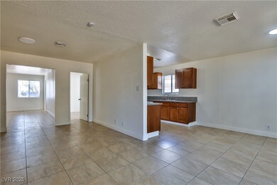 5304 Mountain View Dr, Las Vegas, NV 89146 - photo 6