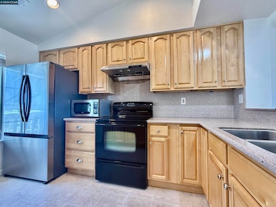 611 Sea Ranch Ct unit 6, Vallejo, CA 94591 - photo 5