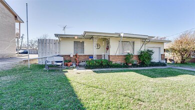 1409 N Clay St, Ennis, TX 75119 - photo 2