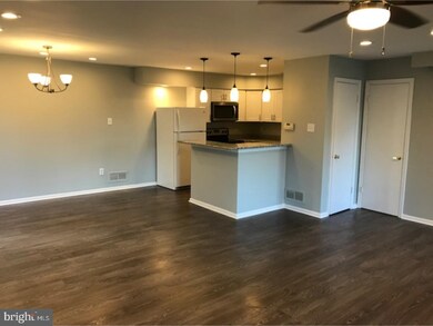 22 Lauren Ct unit 201, Levittown, PA 19057 - photo 6