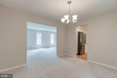 8502 Cherry Heights Ct, Springfield, VA 22153 - photo 7