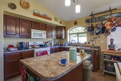 008_Kitchen
