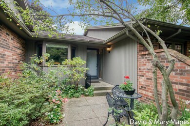 Charlevoix 3598-4