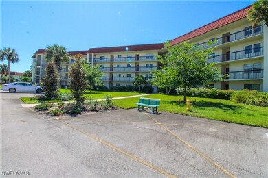 4372 27th Ct SW unit 109, Naples, FL 34116 - photo 2