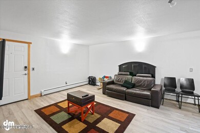 05-Living Room_ELI08182