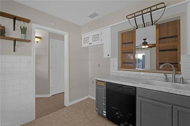 317 W Montcastle Dr unit D, Greensboro, NC 27406 - photo 7