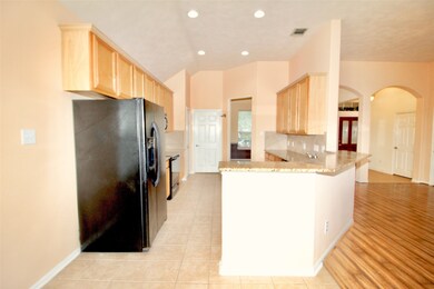 6034 Wickshire Dr, Rosenberg, TX 77471 - photo 3