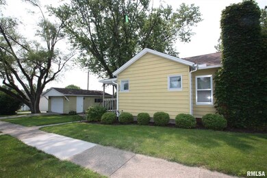 3625 N Fillmore St, Davenport, IA 52806 - photo 3