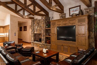Living room 2