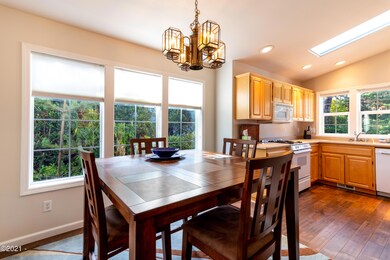 5870 Hacienda Ave, Gleneden Beach, OR