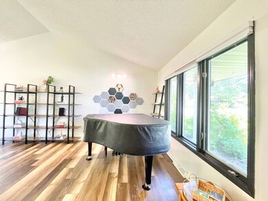 1310 Colorado Ave, Aurora, IL 60506 - photo 6