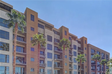 Juhl unit 727, Las Vegas, NV 89101 - photo 2