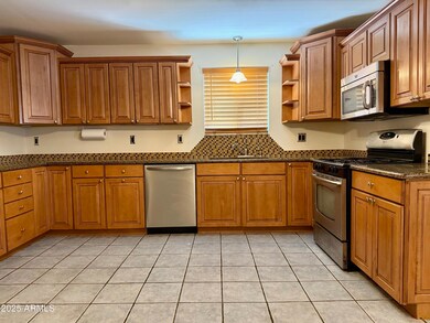 2206 N 25th St, Phoenix, AZ 85008 - photo 4