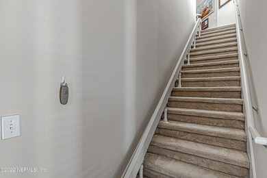 7-Foyer Stair Way