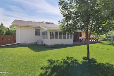 2115 2nd Ave E, Williston, ND 58801 - photo 3