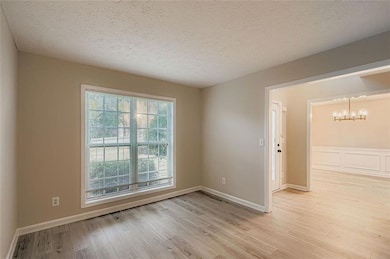 1570 Twin Bridge Ln, Lawrenceville, GA 30043 - photo 6