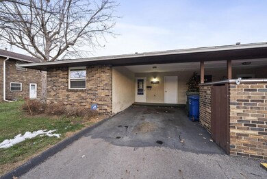 1258 Woodbrook Cir W unit 199, Columbus, OH 43223 - photo 5