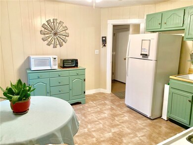 35 Jillson Ave, Woonsocket, RI 02895 - photo 3