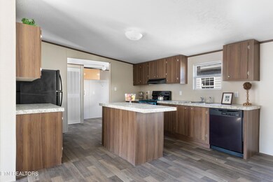 3038 FORESTDALE KITCHEN 1