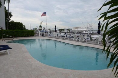 220 Lake Dr unit 206, Palm Beach Shores, FL 33404 - photo 4