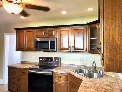 704 Chestnut St, Latrobe, PA 15650 - photo 5