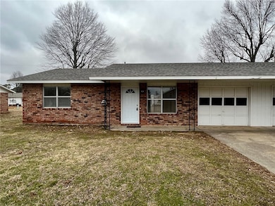 2004 Horseshoe Dr unit A, Springdale, AR 72762 - photo 2