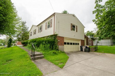 5418 Oakcreek Ln, Louisville, KY 40291 - photo 4