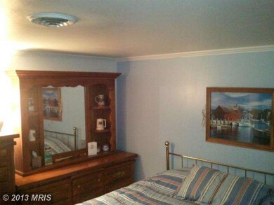 1009 Plover Dr, Halethorpe, MD 21227 - photo 5