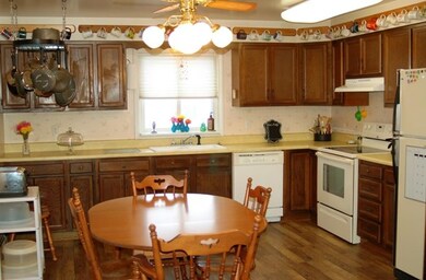 Dine-In KItchen