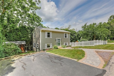 32 Saybrook Ave, Narragansett, RI 02882 - photo 3