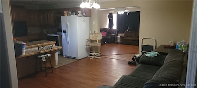 901 N Hopi St, Chouteau, OK 74337 - photo 5