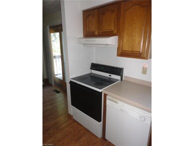 706 Hollywood Ave, Sheffield Lake, OH 44054 - photo 5