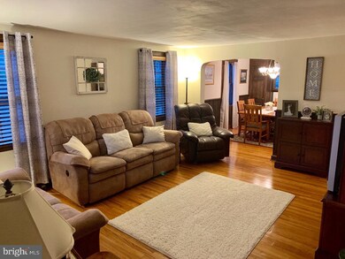 201 Evergreen Ave, Folsom, PA 19033 - photo 3