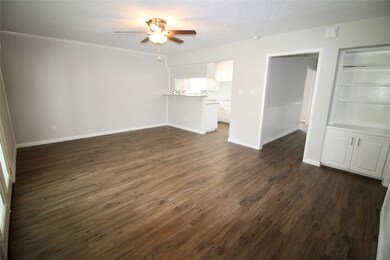 209 Mary Ann Dr, Friendswood, TX 77546 - photo 5