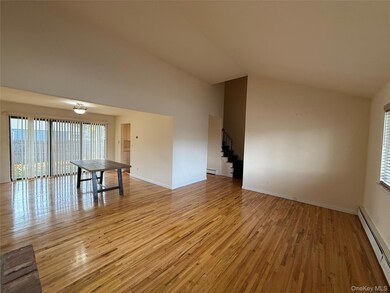 35 A S Norwood Rd unit A, Sands Point, NY 11050 - photo 3
