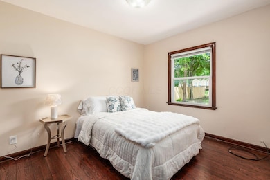 854 Weber bedroom 1