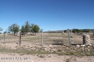 180 W Antelope Run Rd, Paulden, AZ 86334 - photo 4