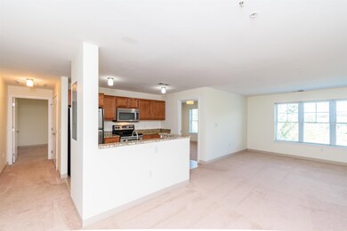 37 Hawthorne Dr unit 214, Bedford, NH 03110 - photo 5