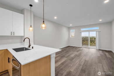 15613 Admiralty Way unit B2, Lynnwood, WA 98087 - photo 5