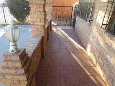 409 Gladys Ave, El Paso, TX 79915 - photo 4
