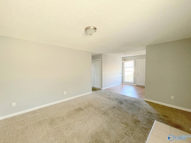 1507 Halston Cir NW unit D, Huntsville, AL 35816 - photo 5